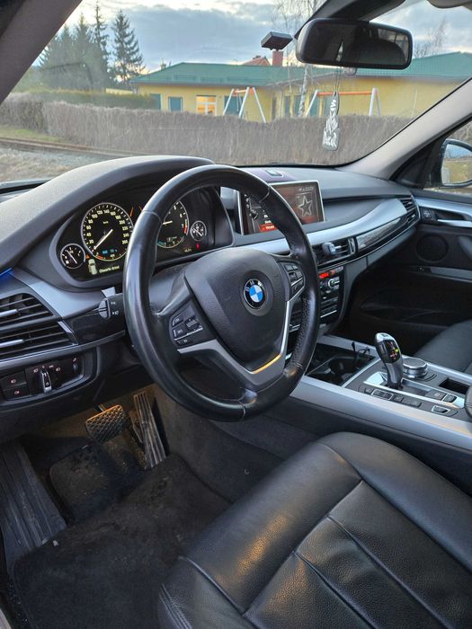 BMW X5 F15 xDrive40e to hybryda typu plug-in