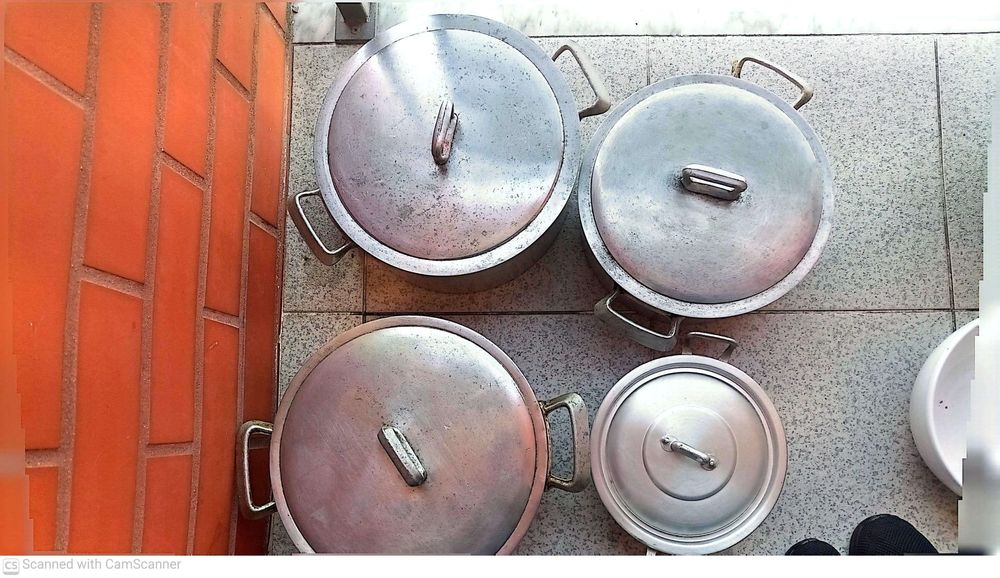 Conjunto de 4 panelas usadas
