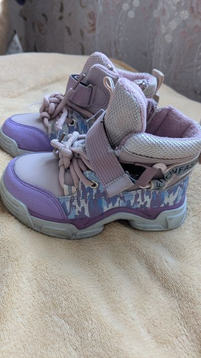 Продам Деми ботинки 25 размер на девочку