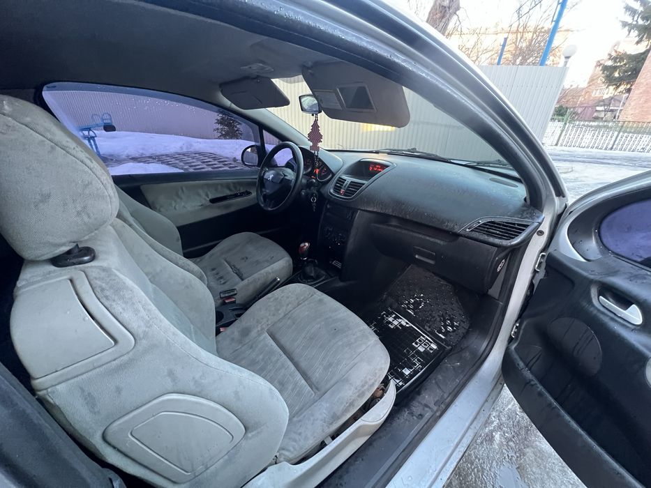 Продам Пежо 207 1.4 Бензин 2007 року