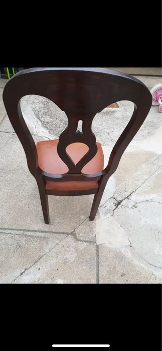 mesa de jantar com cadeiras