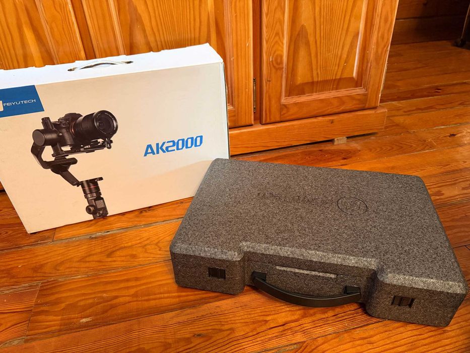 Estabilizador de Câmera FeiyuTech AK2000 | Bluetooth | WIFI | LCD | 360° para Canon Sony Panasonic - Preto