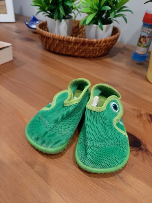 Sprzedam buciki do wody rozmiar 20
