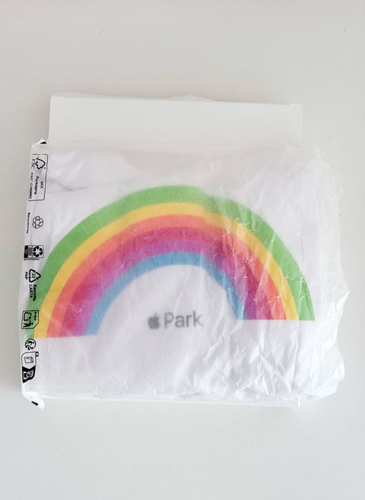 T-Shirt Oficial da Apple - Apple Park (Tamanho M) NOVA!