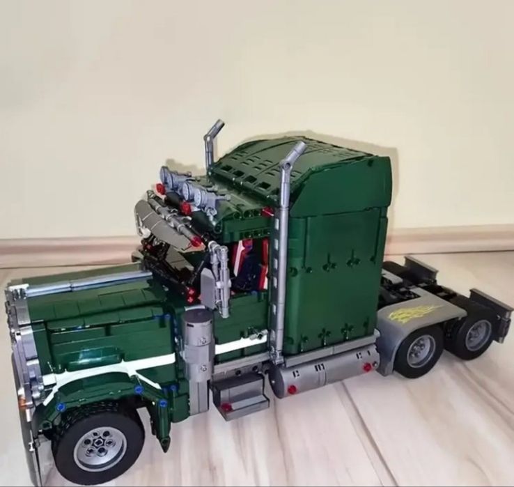 Конструктор  грузовик Technic Caterpillar Truck  2105 деталей Lego