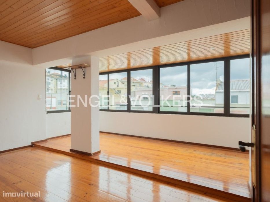 Penthouse T2+1 Duplex com Terraço de 87m2 — Falagueira-Venda Nova, Lisboa