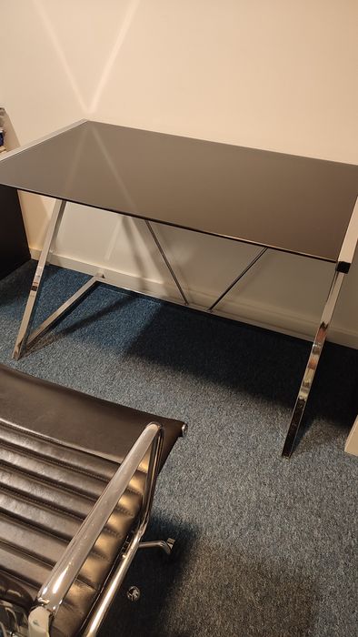 Stół i fotel  biurowy