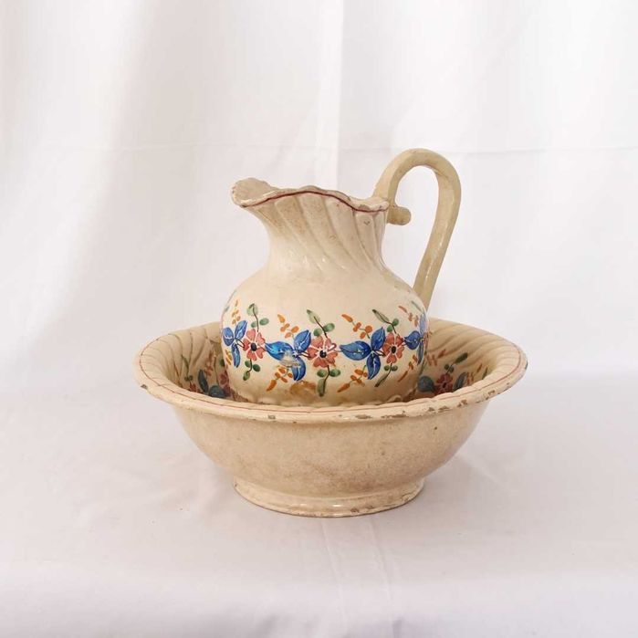 Conjunto de toilette em faiança antiga pintada à mão