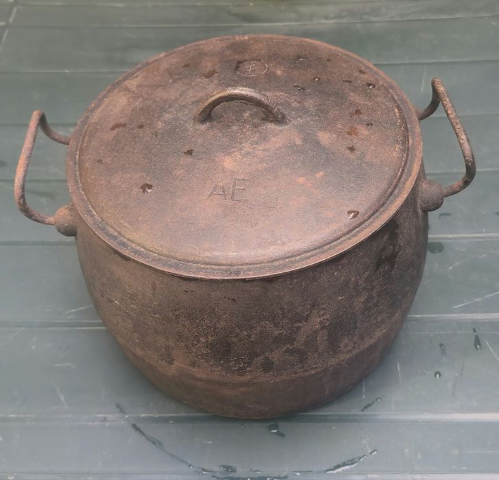 Tachos antigos em ferro