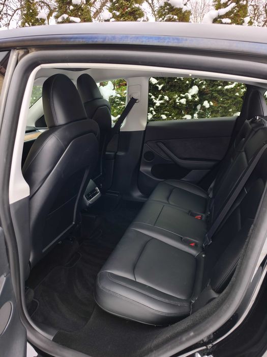 TESLA Y 4X4 2024 DUAL MOTOR Long Range faktura VAT23% MAŁY PRZEBIEG