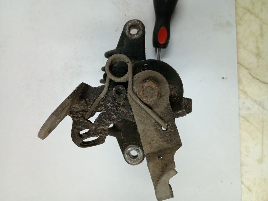 Zacisk hamulcowy Golf plus!