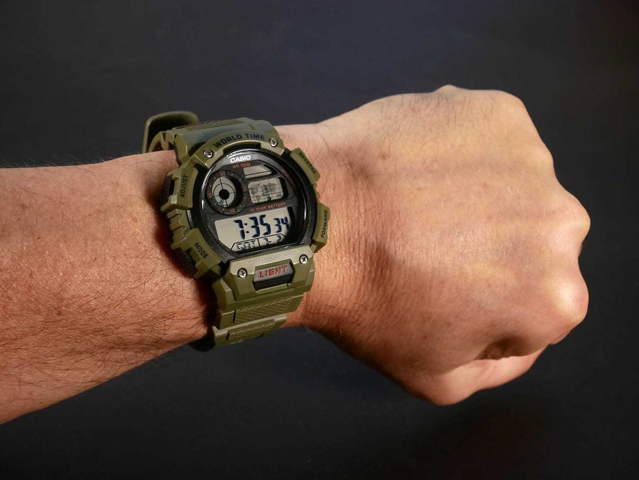 Часы Casio AE-1400WH-3AV Ø48мм. 10 лет батарейка. Новые.