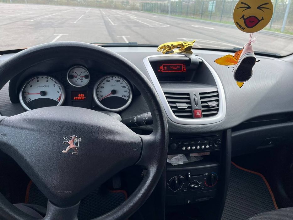 Продам  Peugeot  207