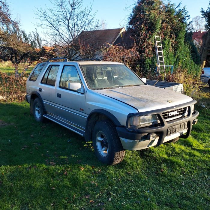 Samochód osobowy Frontera 2,3 TD na części