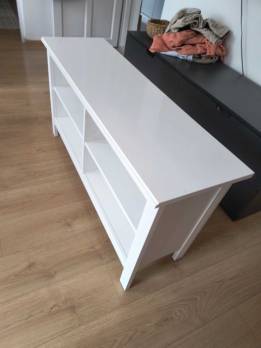 biała szafka ikea