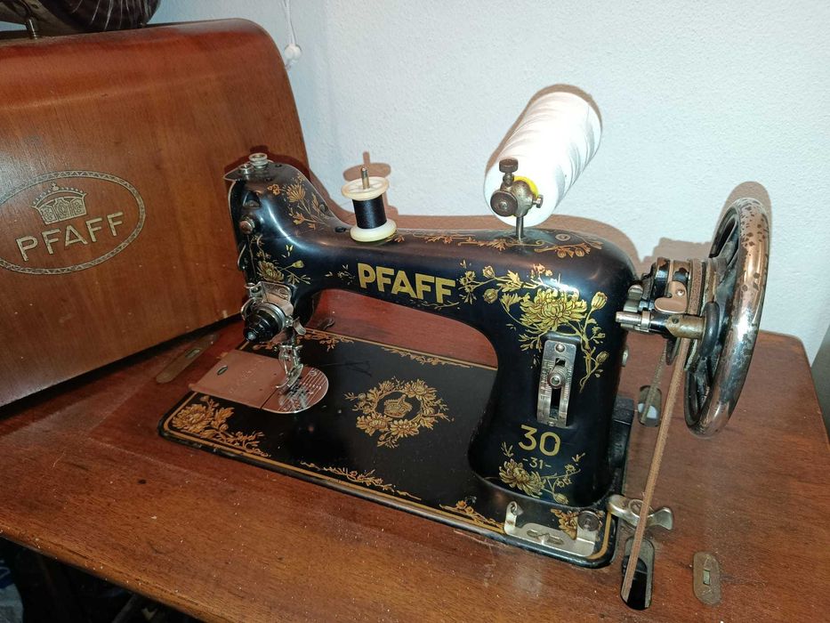 Maquina de costura antiga - PFAFF 30