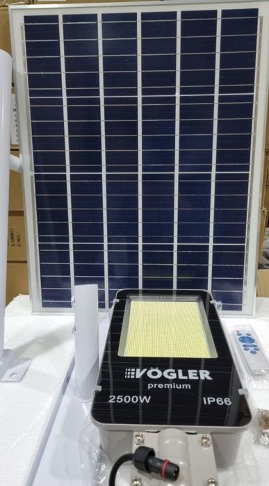 Lampa Uliczna Solarna VÖGLER GmBh wersja PREMIUM 2500W, latarnia