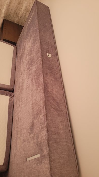 Nowe łóżko tapicerowane (LED+USB) z materacem  140 x 200 cm