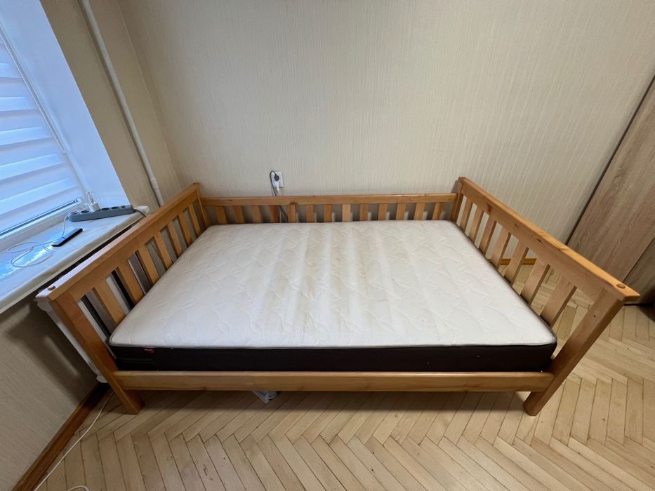 Двоярусне двоспальне ліжко з ортопедичними матрасами  130 см* 210 см
