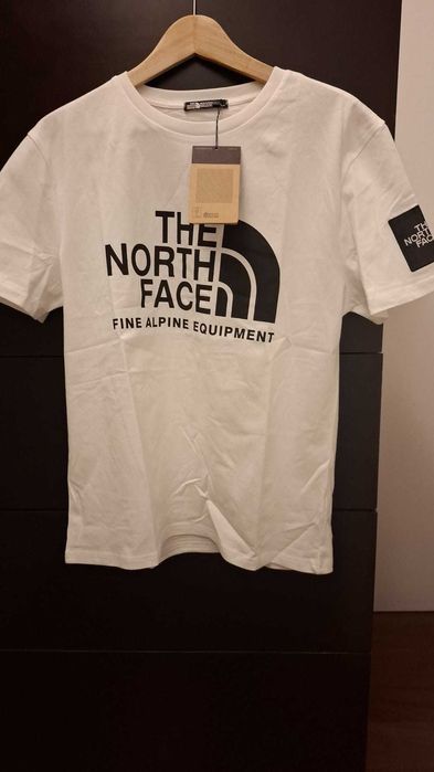 T-shirt North Face tshirt nova