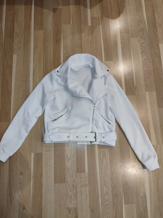 Продам тканинну кофтинку —косуху з начісом M(стан нової)