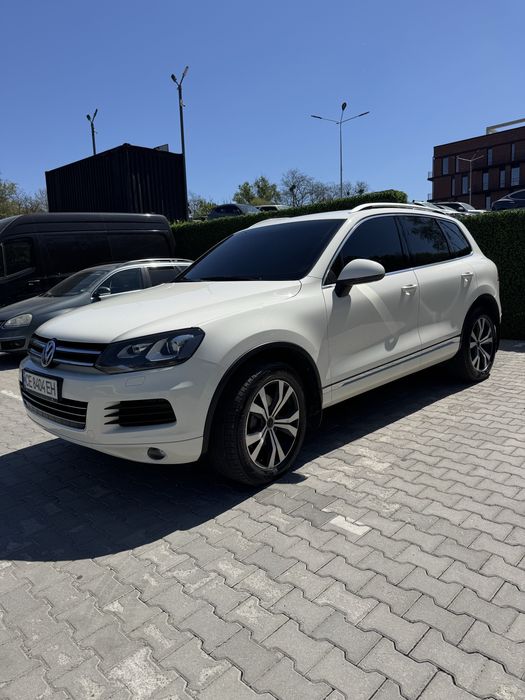 Volkswagen Touareg 3.0 дизель 2011р