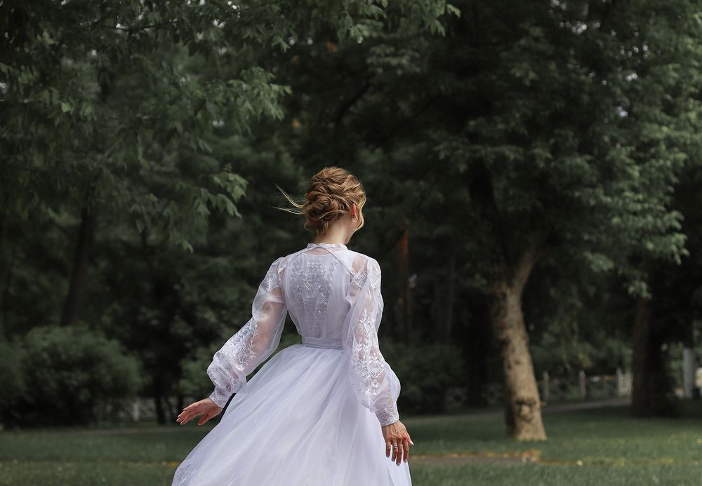 Весільна вишита сукня