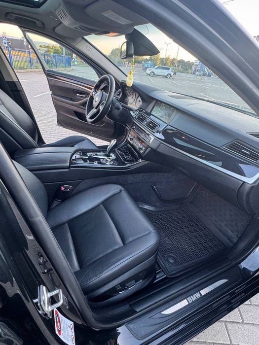 BMW525d Автомобіль