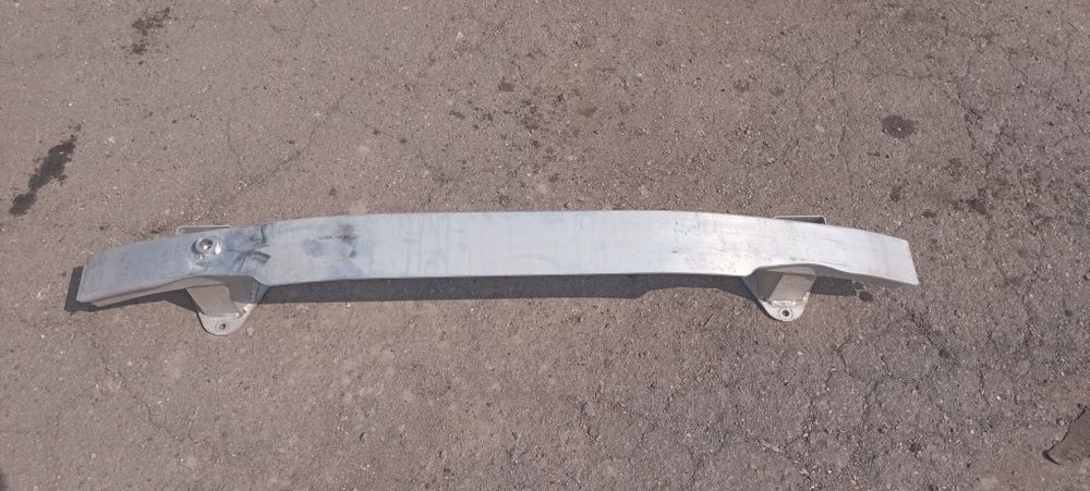 Підсилювач заднього бампера Jeep