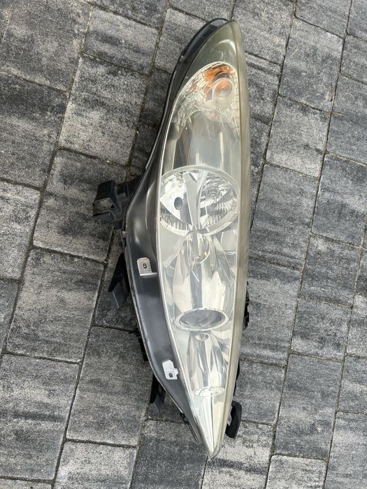 Reflektor lampa peugeot 207