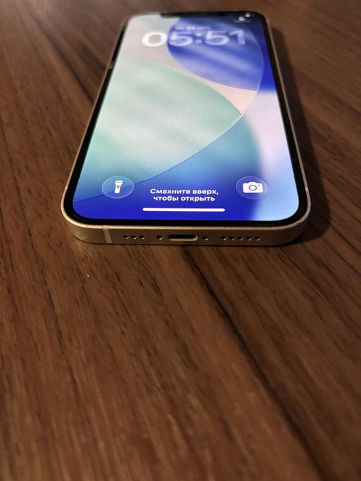 Продам Iphone 12