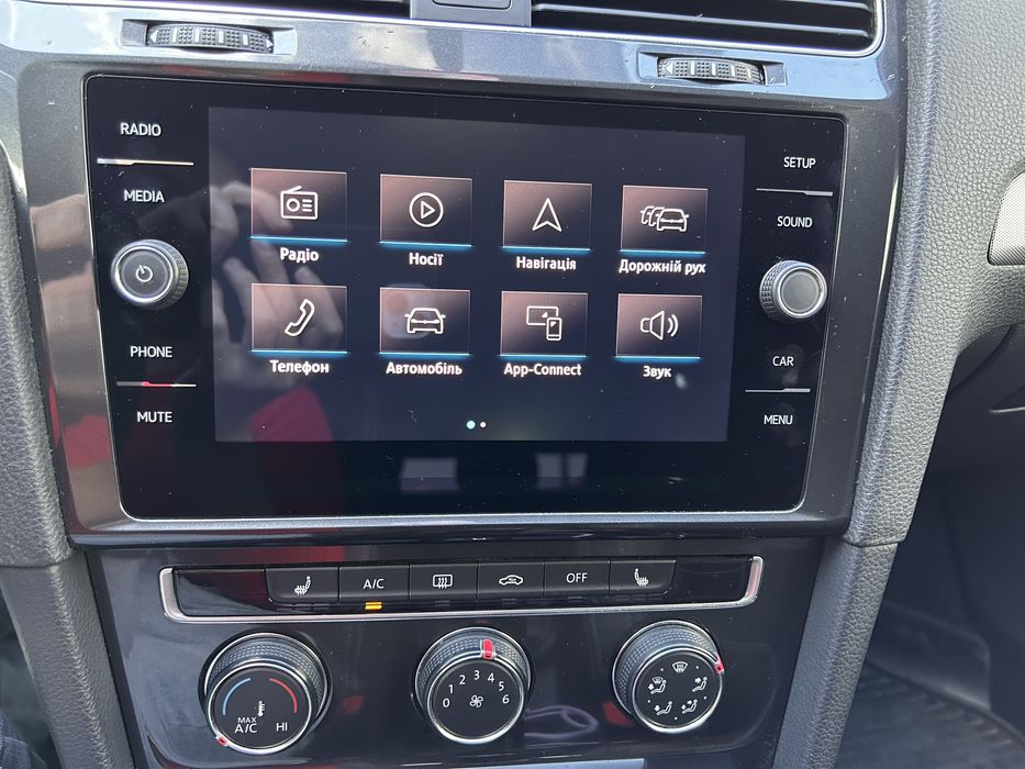 Автомобіль Volkswagen Golf VII  1.6 TDI