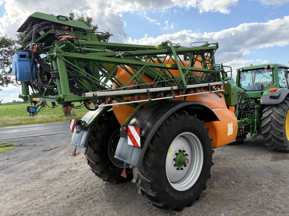 Opryskiwacz Amazone UX5200