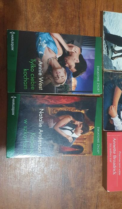 Książki 5 sztuk Harlequin różne rodzaje