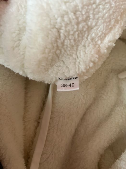 Продам зимний комбинезон 3-6 мес