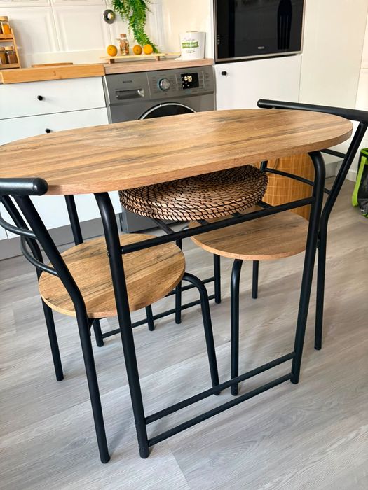 Mesa de cozinha em madeira