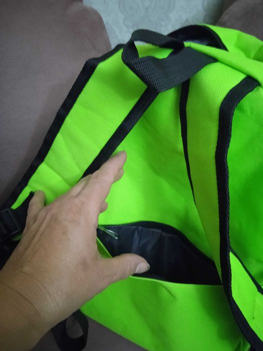 Стильний яскравий рюкзак