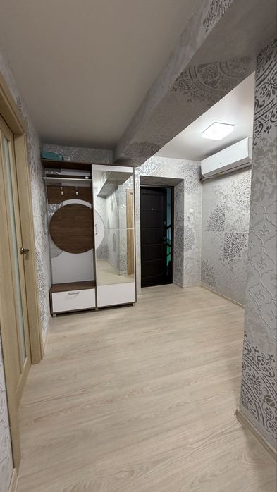 Сдам трехкомнатную квартиру на Репина!!