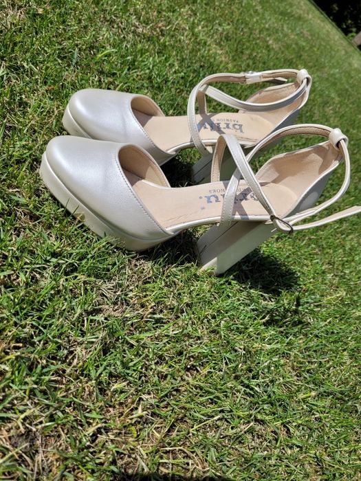 Buty firmy Brillu do ślubu.