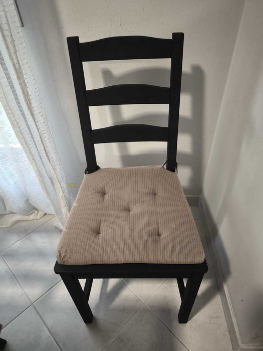 Mesa de madeira + 6 cadeiras