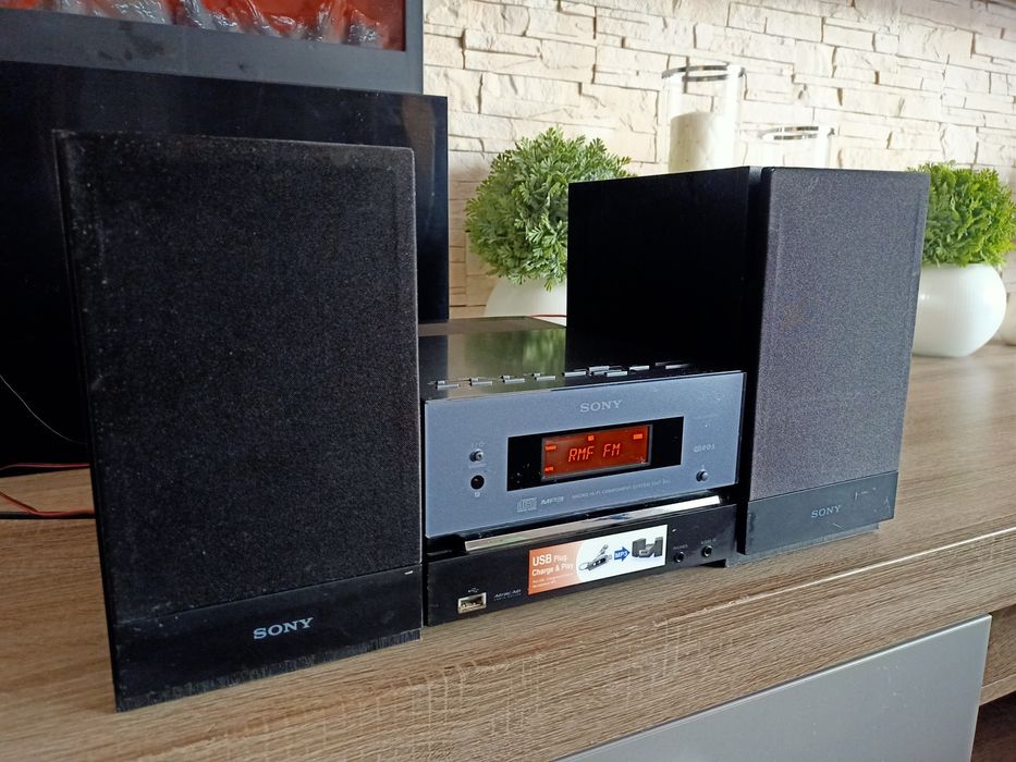 Wieża Philips  Radio  CD  BLUTU USB