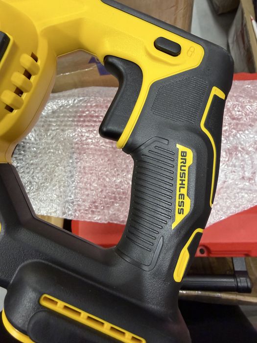 Безщіткова сабельна пила Dewalt DCS382 20v USA