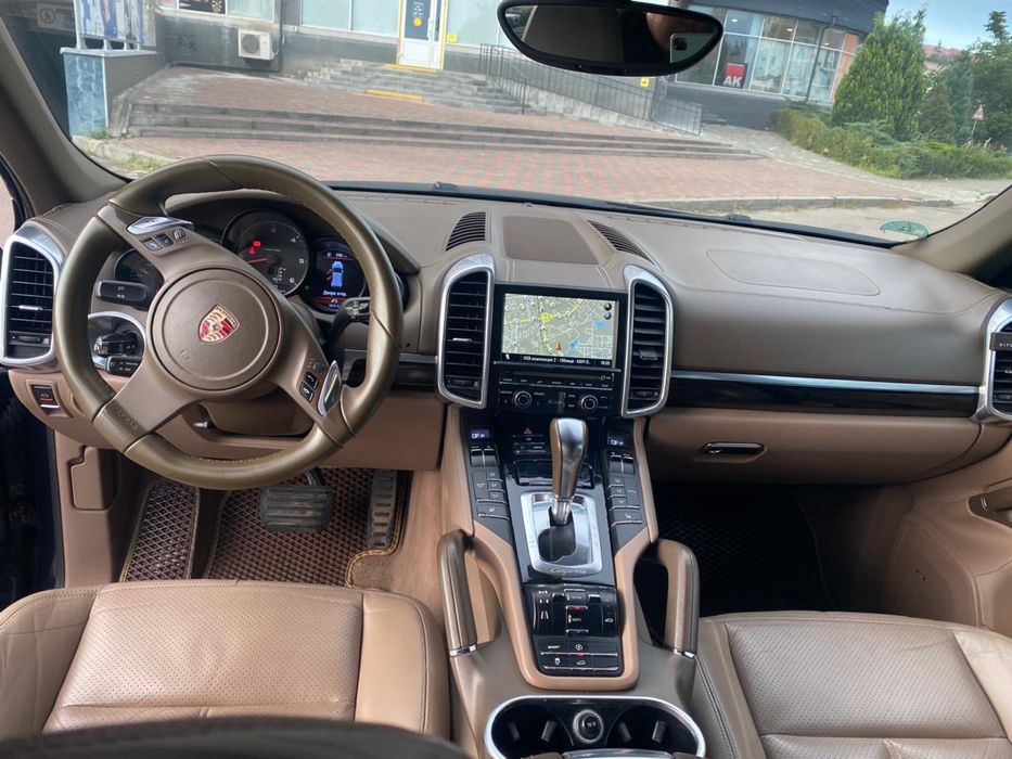 Продам Porsche Cayenne в ідеальному стані!