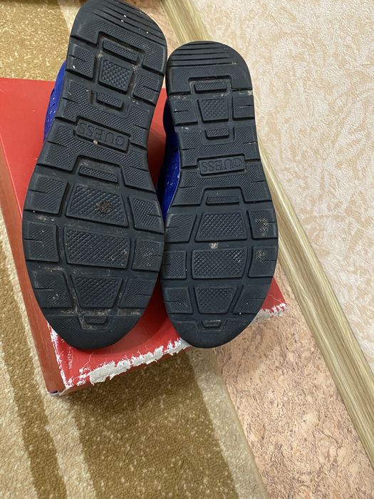 Кроссовки женские GUESS