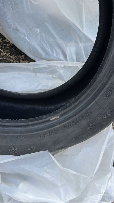 Продам  зимню резину 19 разно широкую