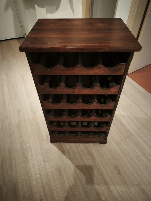 Garrafeira em madeira