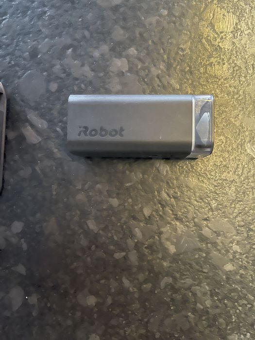 Robot sprzątający IROBOT Roomba i3 plus wirtualna sciana gratis