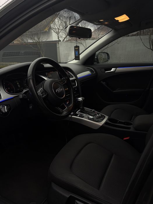 Продам Audi A4  S-LINE