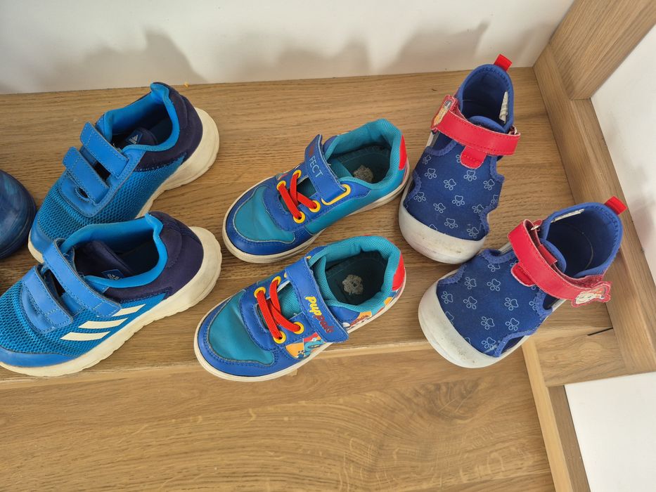 Adidasy, klapki,kapcie,kalosze zestaw rozm.26