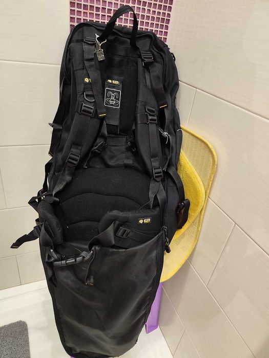 Mochila de viagem ou trekking da marca Black Wolf